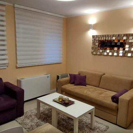 Apartment Cherry Gold Zrenjanin Buitenkant foto