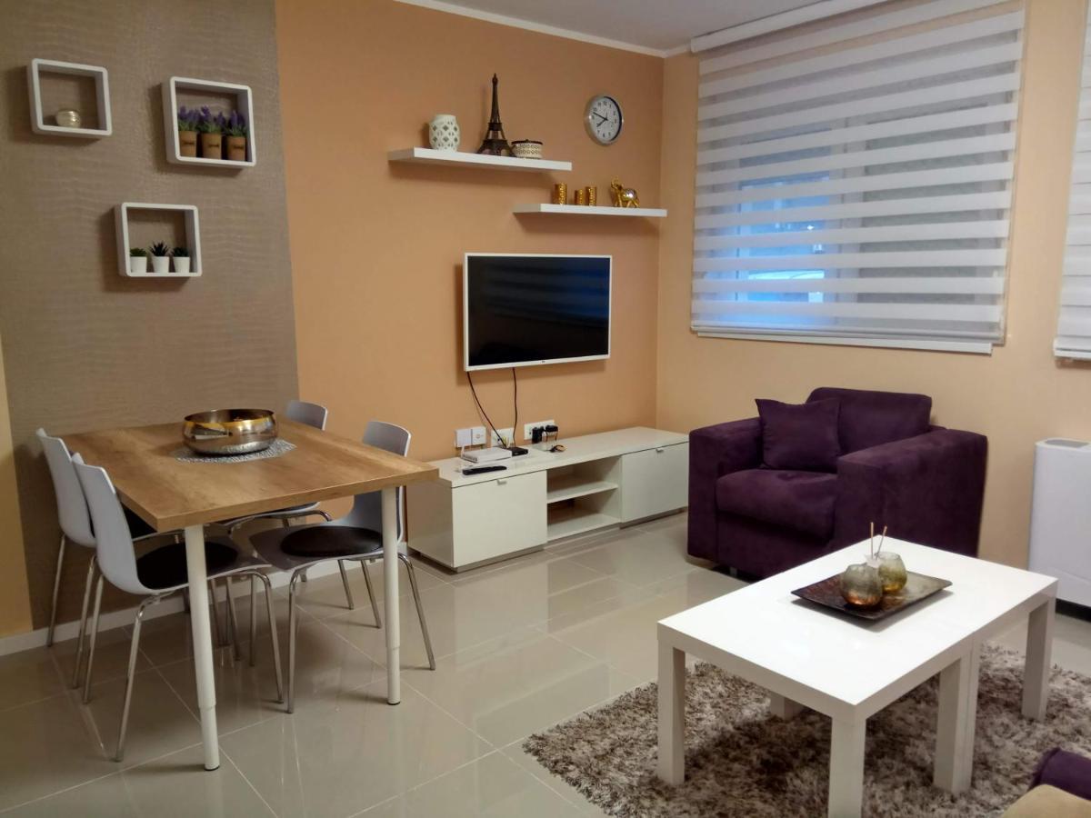 Apartment Cherry Gold Zrenjanin Buitenkant foto