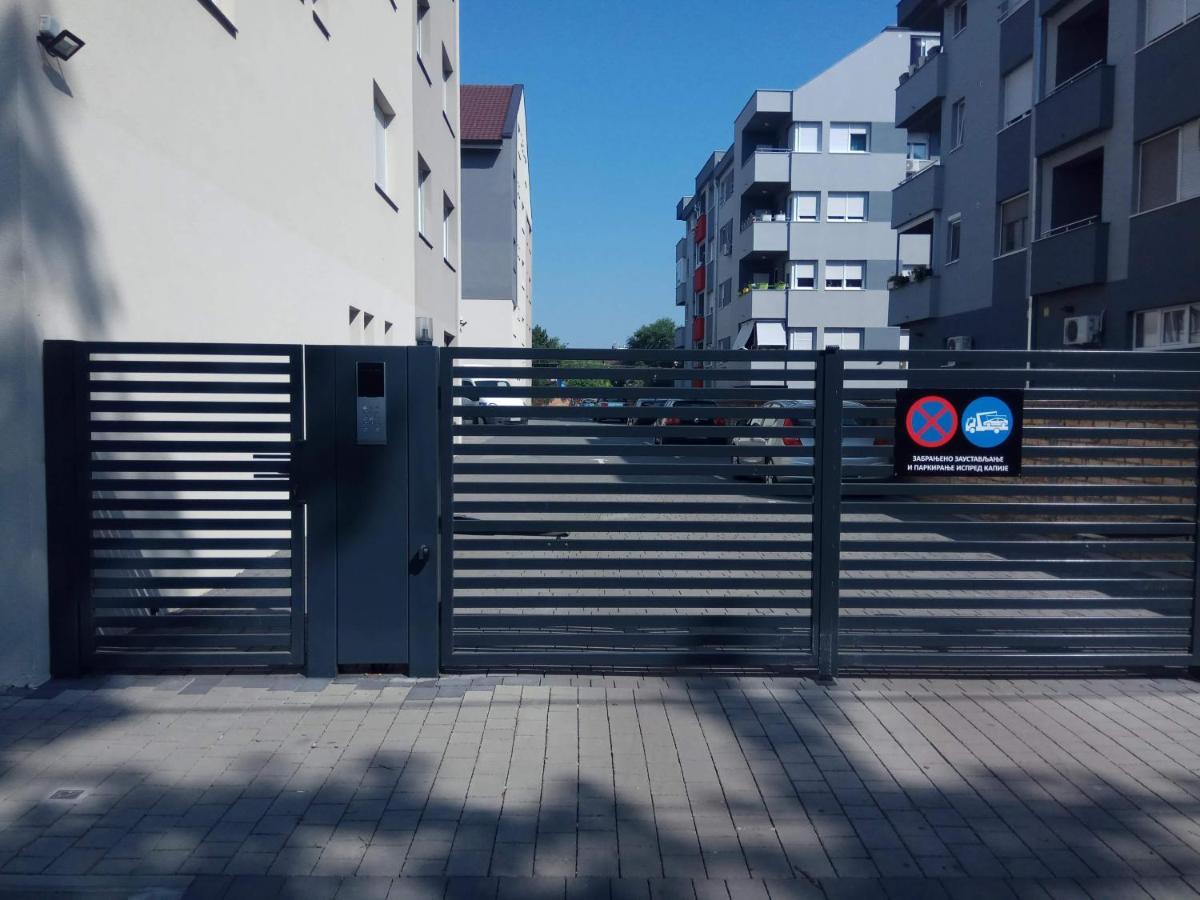 Apartment Cherry Gold Zrenjanin Buitenkant foto